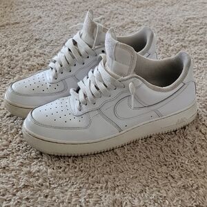 Classic White Men's Sneakers